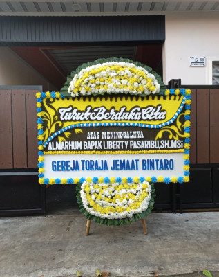 Papan Bunga Duka di Permata Kecubung